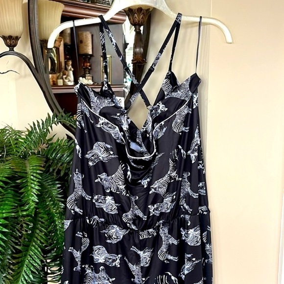 Brand New Mapale Full-Length Onesie Black White Zebra Animal Print Semi-Loose - Picture 11 of 14